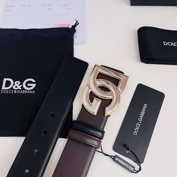 Dolce&Gabbana  黑咖双面小牛皮腰带，双面使用尽显巧思 ，宽度.40mm