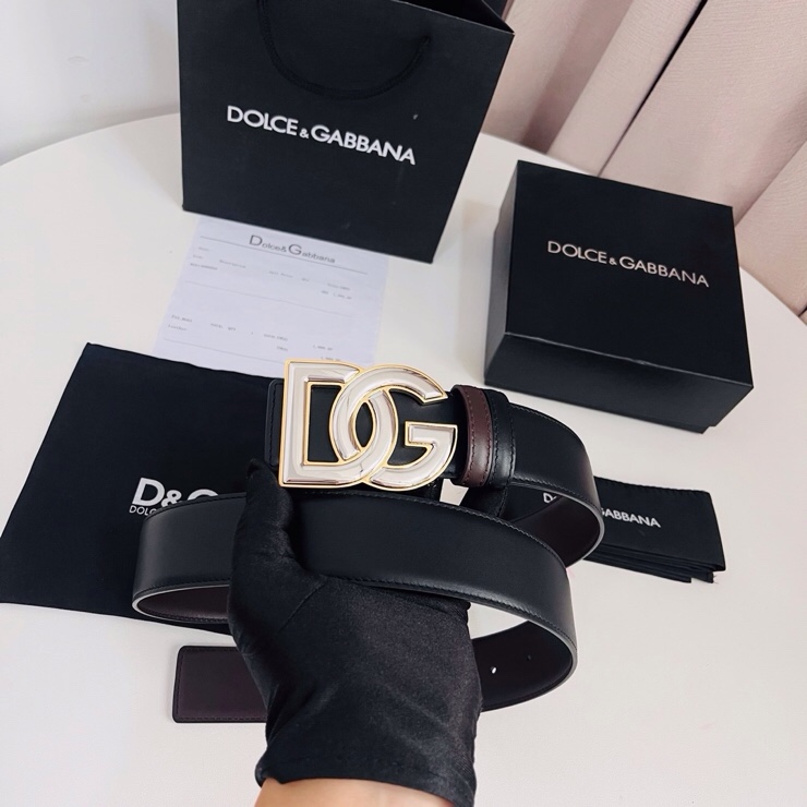 Dolce&Gabbana  黑咖双面小牛皮腰带，双面使用尽显巧思 ，宽度.40mm