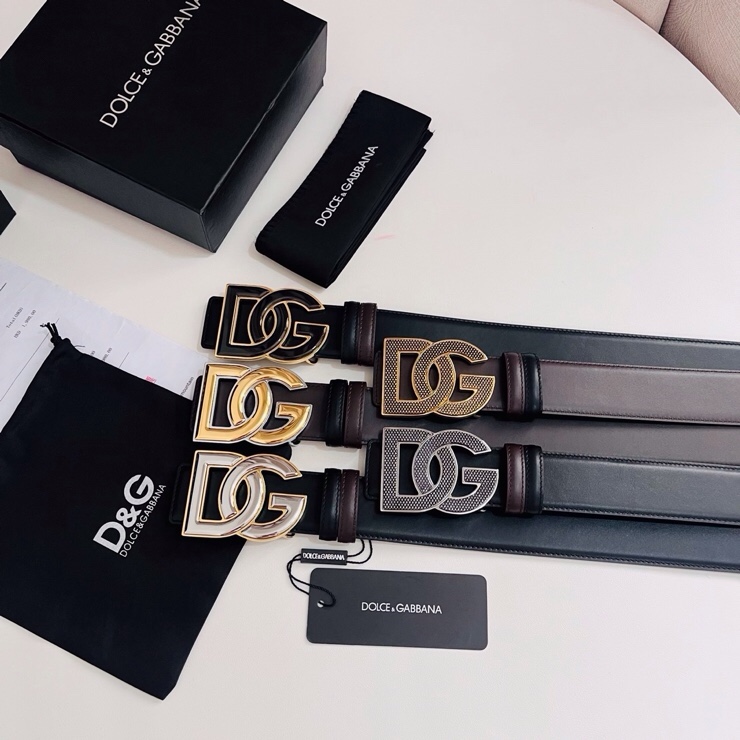 Dolce&Gabbana  黑咖双面小牛皮腰带，双面使用尽显巧思 ，宽度.40mm