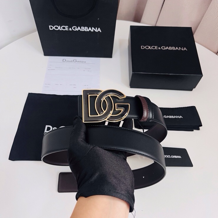 Dolce&Gabbana  黑咖双面小牛皮腰带，双面使用尽显巧思 ，宽度.40mm