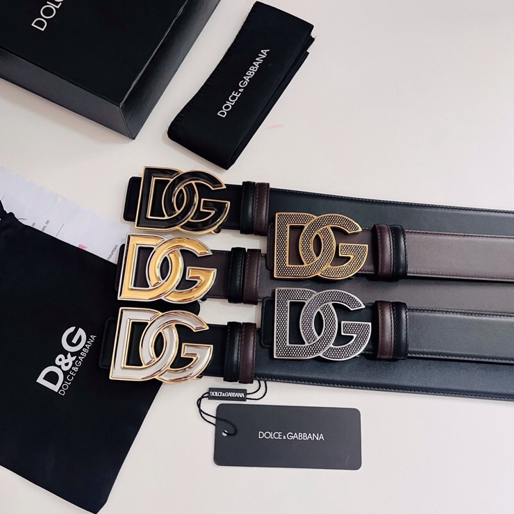 Dolce&Gabbana  黑咖双面小牛皮腰带，双面使用尽显巧思 ，宽度.40mm