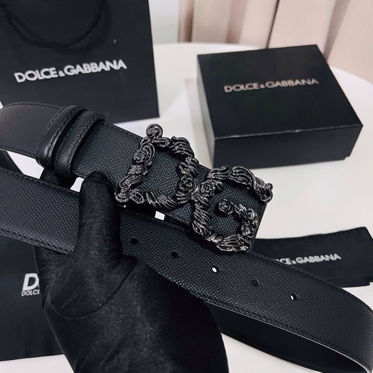 Dolce&Gabbana ，经典徽标腰带,优雅点睛各式造型，男士牛皮腰带，4.0cm。