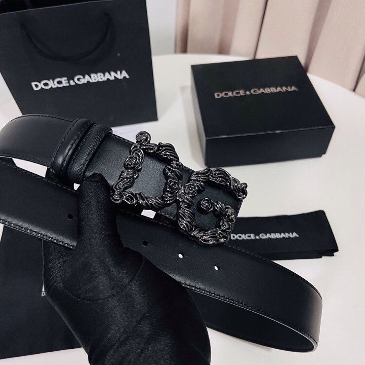 Dolce&Gabbana ，经典徽标腰带,优雅点睛各式造型，男士牛皮腰带，4.0cm。