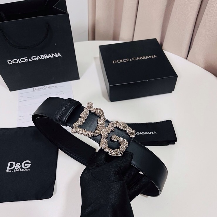 Dolce&Gabbana ，经典徽标腰带,优雅点睛各式造型，男士牛皮腰带，4.0cm。