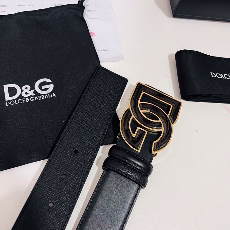 Dolce&Gabbana ，经典徽标腰带,优雅点睛各式造型，男士牛皮腰带，4.0cm。