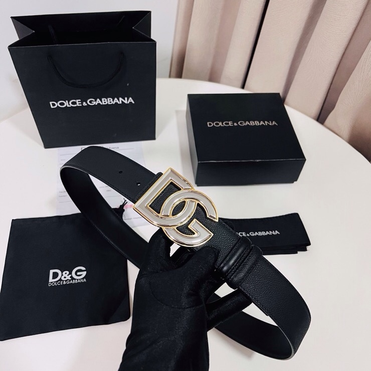 Dolce&Gabbana ，经典徽标腰带,优雅点睛各式造型，男士牛皮腰带，4.0cm。