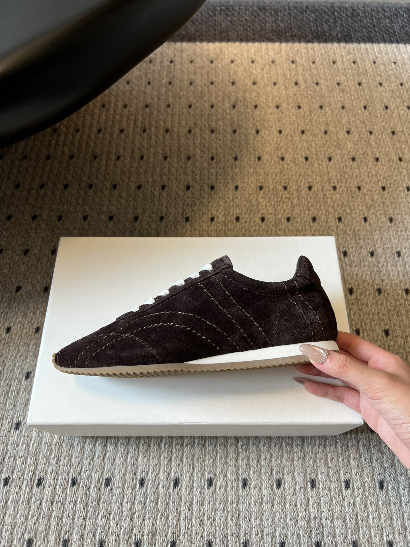 TOTEM*26ss早春新款复古德训阿甘鞋一眼沦陷的经典复古设计，将北欧极简风与复古运动感完美融合。流畅