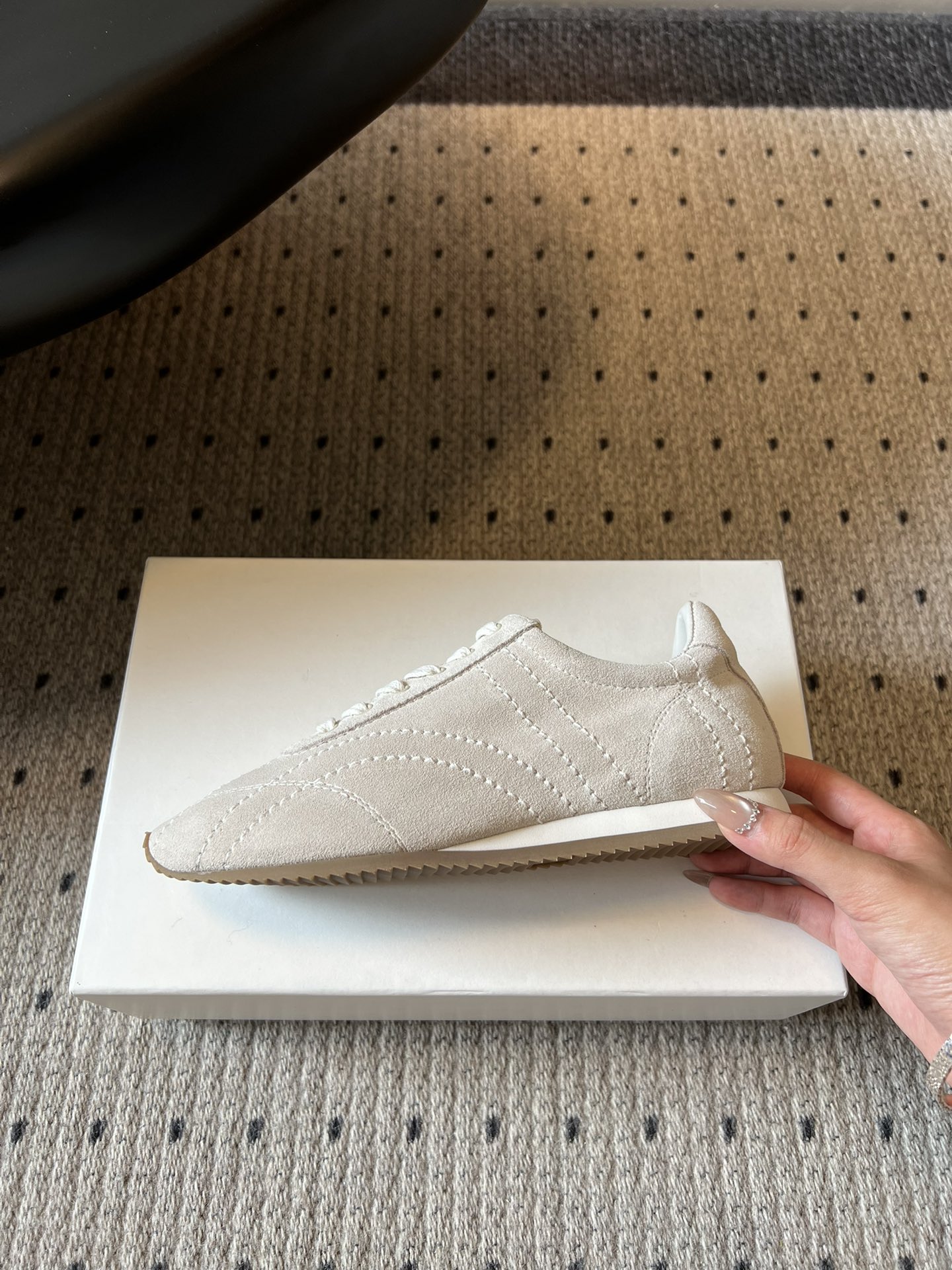 TOTEM*26ss早春新款复古德训阿甘鞋一眼沦陷的经典复古设计，将北欧极简风与复古运动感完美融合。流畅