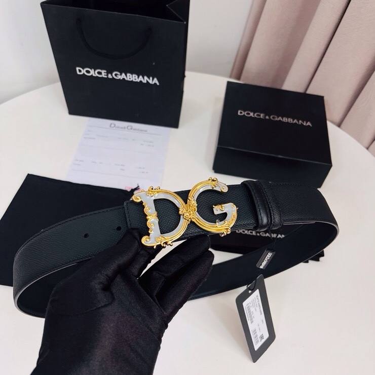 Dolce&Gabbana  新款双面小牛皮腰带，双面使用尽显巧思 ，宽度.40mm