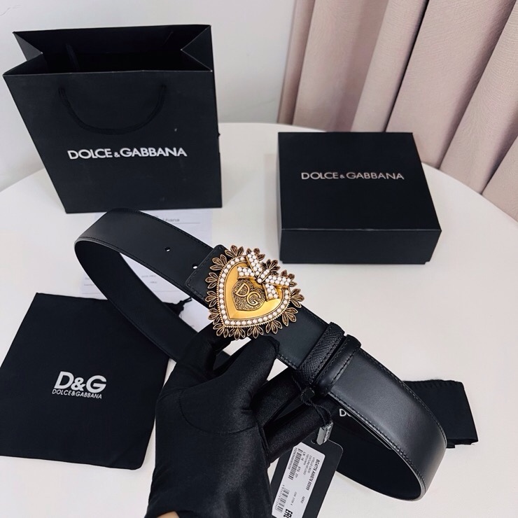 Dolce&Gabbana  新款双面小牛皮腰带，双面使用尽显巧思 ，宽度.40mm
