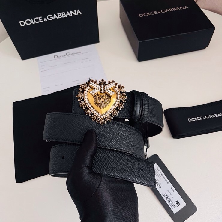 Dolce&Gabbana  新款双面小牛皮腰带，双面使用尽显巧思 ，宽度.40mm