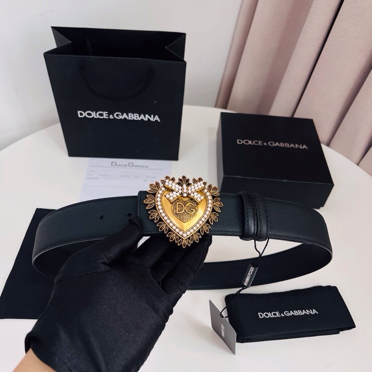 Dolce&Gabbana  新款双面小牛皮腰带，双面使用尽显巧思 ，宽度.40mm
