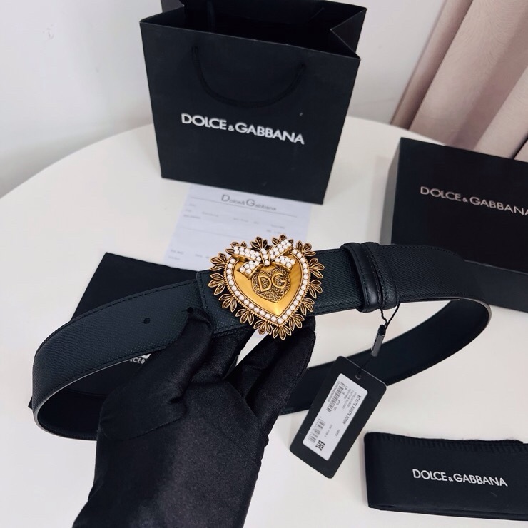 Dolce&Gabbana  新款双面小牛皮腰带，双面使用尽显巧思 ，宽度.40mm
