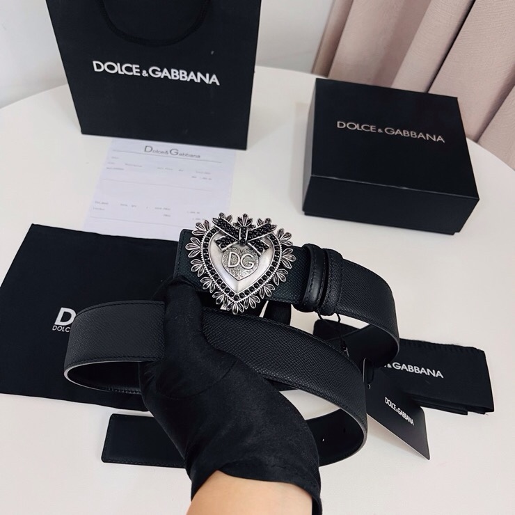 Dolce&Gabbana  新款双面小牛皮腰带，双面使用尽显巧思 ，宽度.40mm