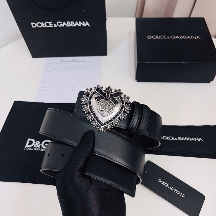Dolce&Gabbana  新款双面小牛皮腰带，双面使用尽显巧思 ，宽度.40mm