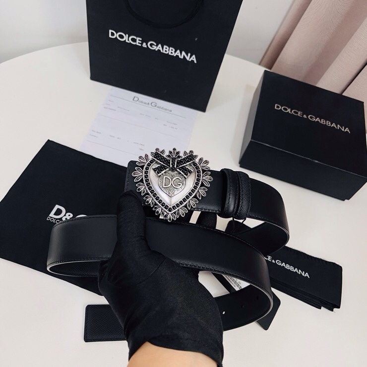 Dolce&Gabbana  新款双面小牛皮腰带，双面使用尽显巧思 ，宽度.40mm