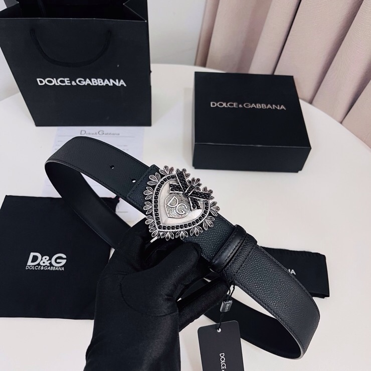 Dolce&Gabbana  新款双面小牛皮腰带，双面使用尽显巧思 ，宽度.40mm