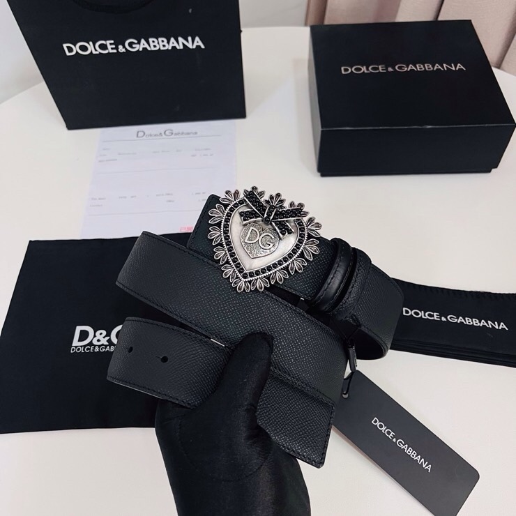 Dolce&Gabbana  新款双面小牛皮腰带，双面使用尽显巧思 ，宽度.40mm