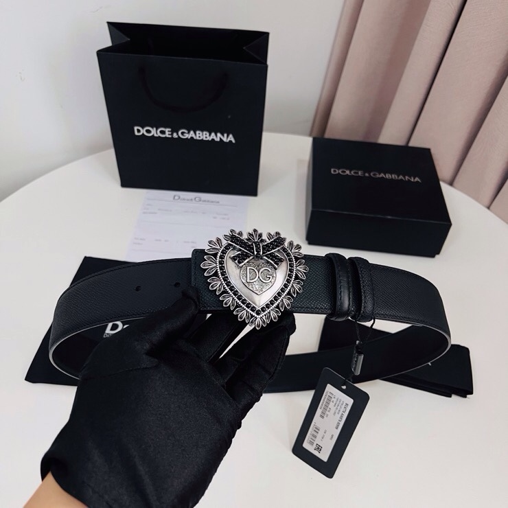 Dolce&Gabbana  新款双面小牛皮腰带，双面使用尽显巧思 ，宽度.40mm
