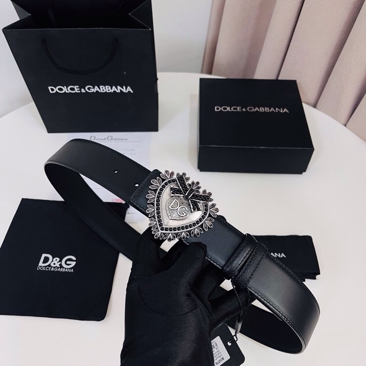Dolce&Gabbana  新款双面小牛皮腰带，双面使用尽显巧思 ，宽度.40mm