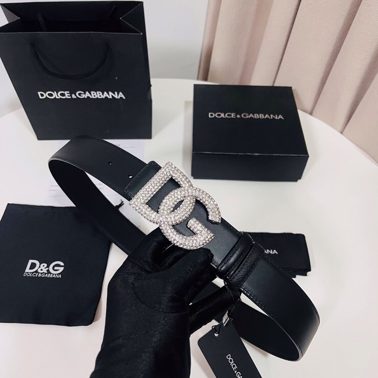 杜嘉班纳 全新双面小牛皮腰带，缀以满天星电镀金属 DG 交叉造型徽标搭扣，4.0cm