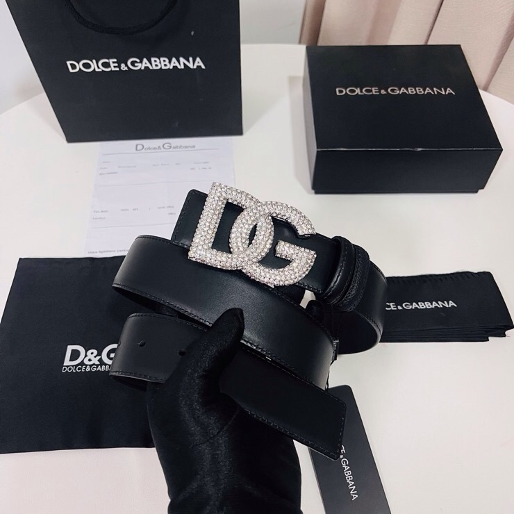 杜嘉班纳 全新双面小牛皮腰带，缀以满天星电镀金属 DG 交叉造型徽标搭扣，4.0cm