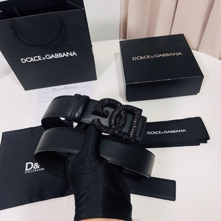 杜嘉班纳 全新双面小牛皮腰带，缀以满天星电镀金属 DG 交叉造型徽标搭扣，4.0cm
