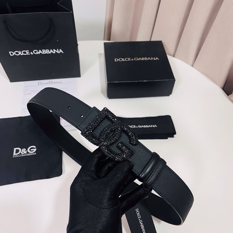 杜嘉班纳 全新双面小牛皮腰带，缀以满天星电镀金属 DG 交叉造型徽标搭扣，4.0cm