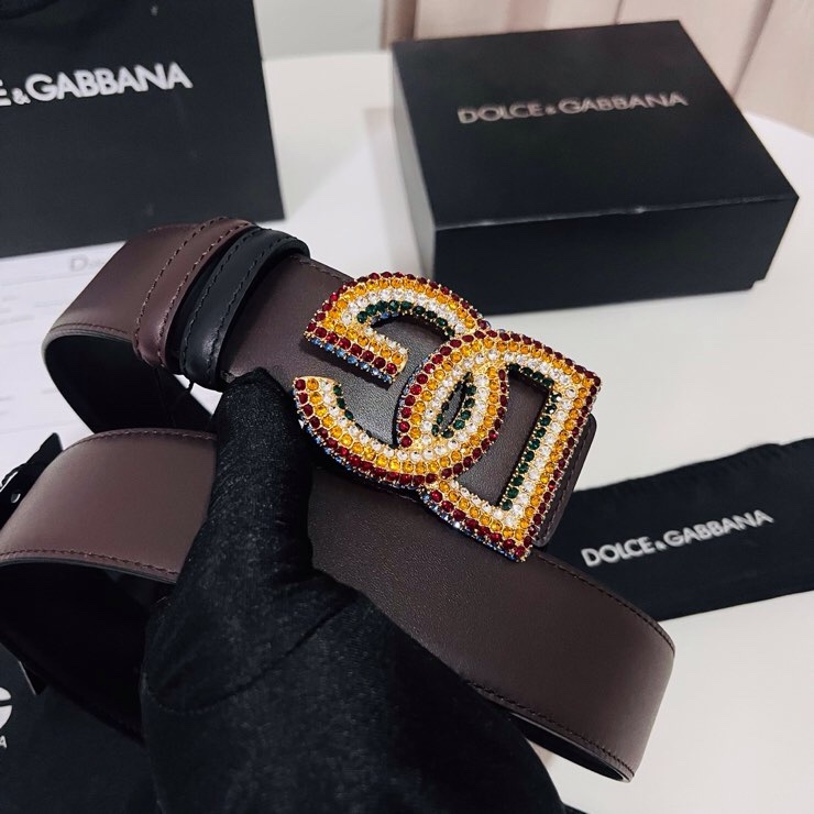 杜嘉班纳 全新双面小牛皮腰带，缀以满天星电镀金属 DG 交叉造型徽标搭扣，4.0cm