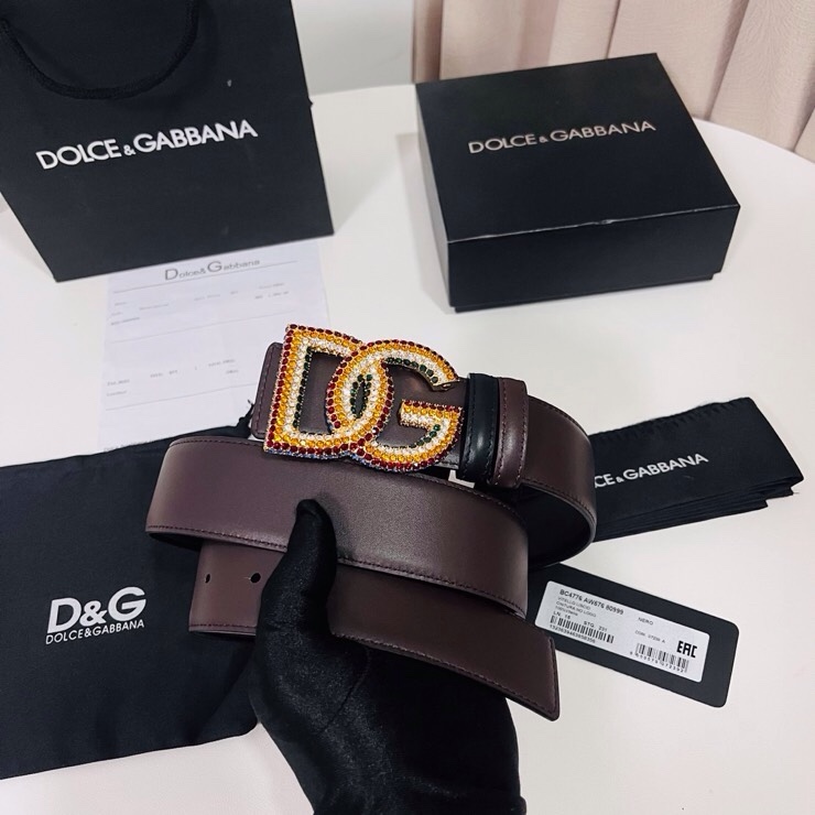 杜嘉班纳 全新双面小牛皮腰带，缀以满天星电镀金属 DG 交叉造型徽标搭扣，4.0cm