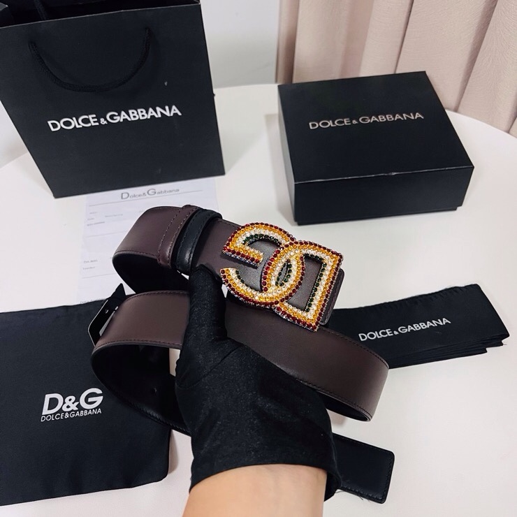 杜嘉班纳 全新双面小牛皮腰带，缀以满天星电镀金属 DG 交叉造型徽标搭扣，4.0cm