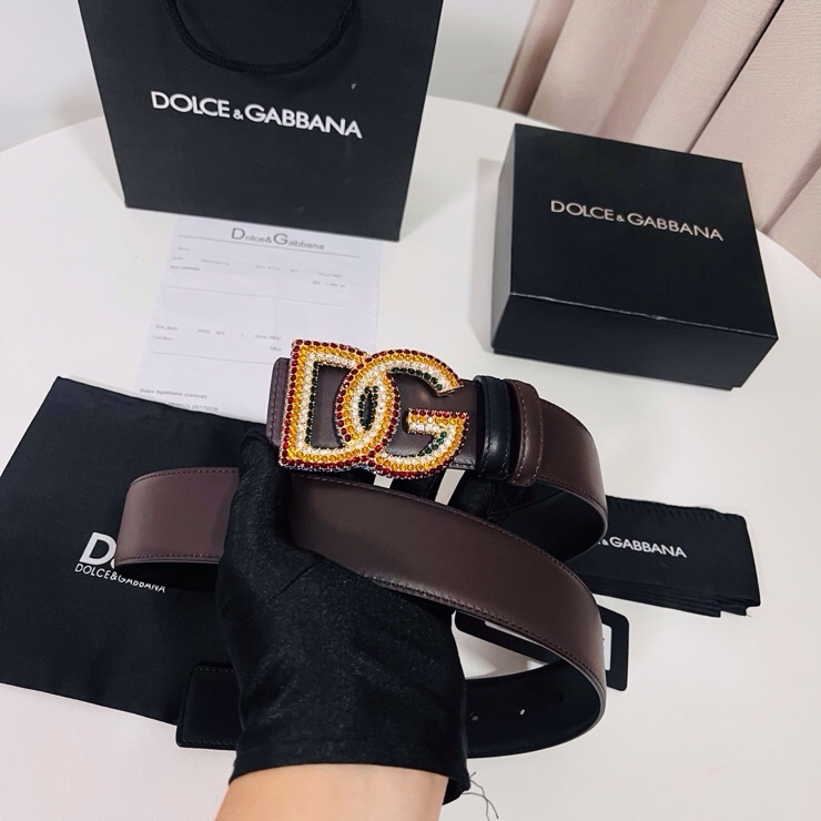杜嘉班纳 全新双面小牛皮腰带，缀以满天星电镀金属 DG 交叉造型徽标搭扣，4.0cm
