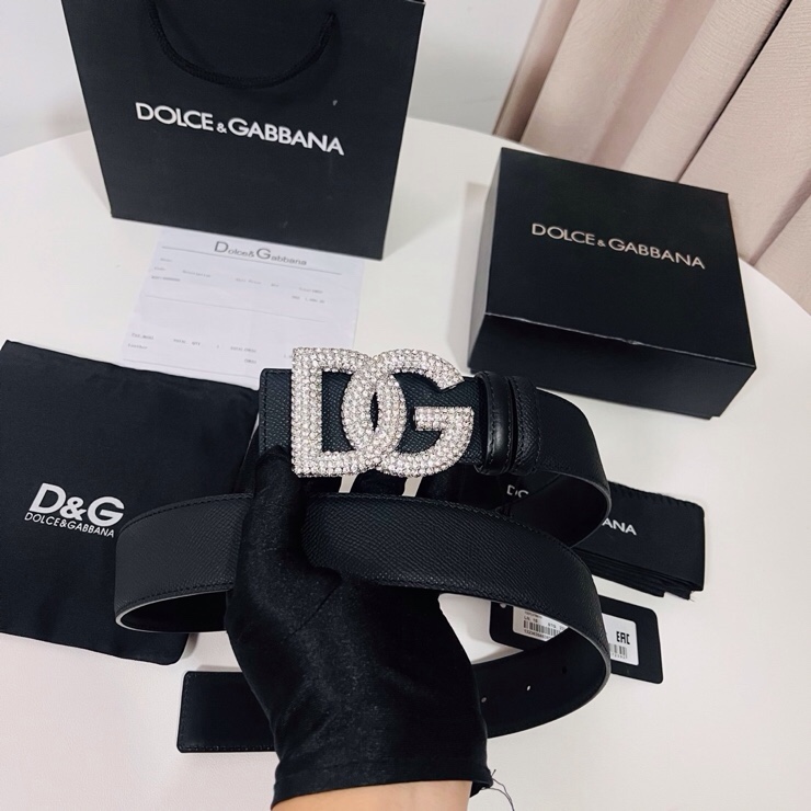 杜嘉班纳 全新双面小牛皮腰带，缀以满天星电镀金属 DG 交叉造型徽标搭扣，4.0cm