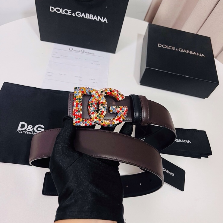 杜嘉班纳 全新双面小牛皮腰带，缀以满天星电镀金属 DG 交叉造型徽标搭扣，4.0cm