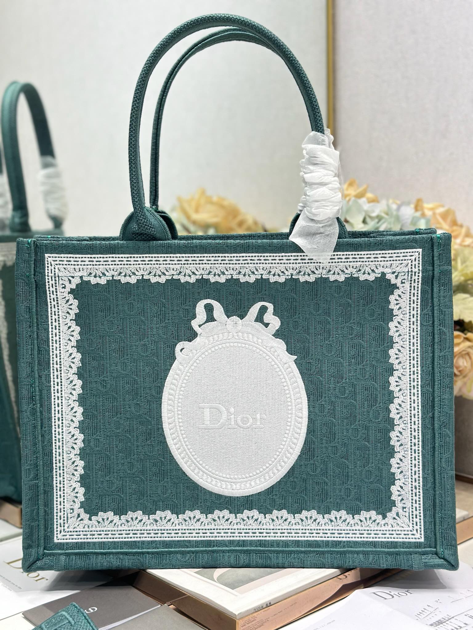 Dior Dior book tote 购物袋
