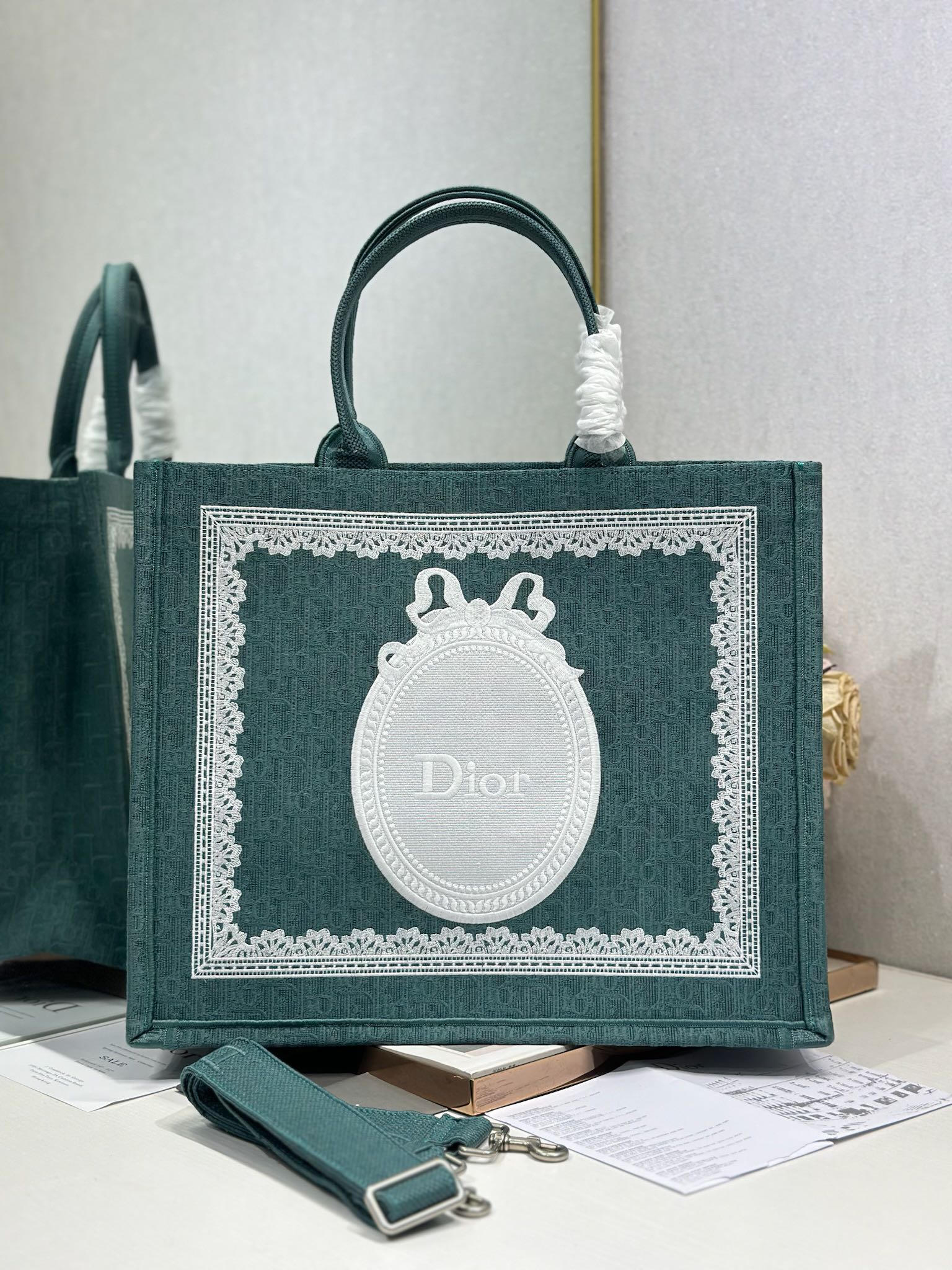 Dior Dior book tote 购物袋