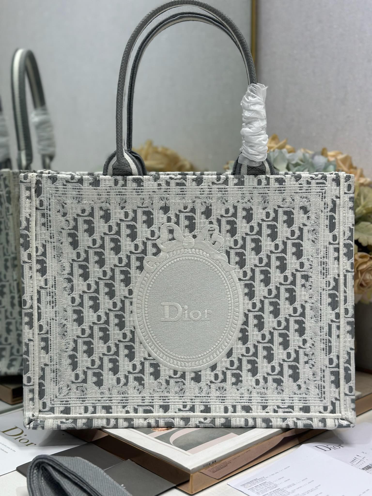 Dior Dior book tote 购物袋