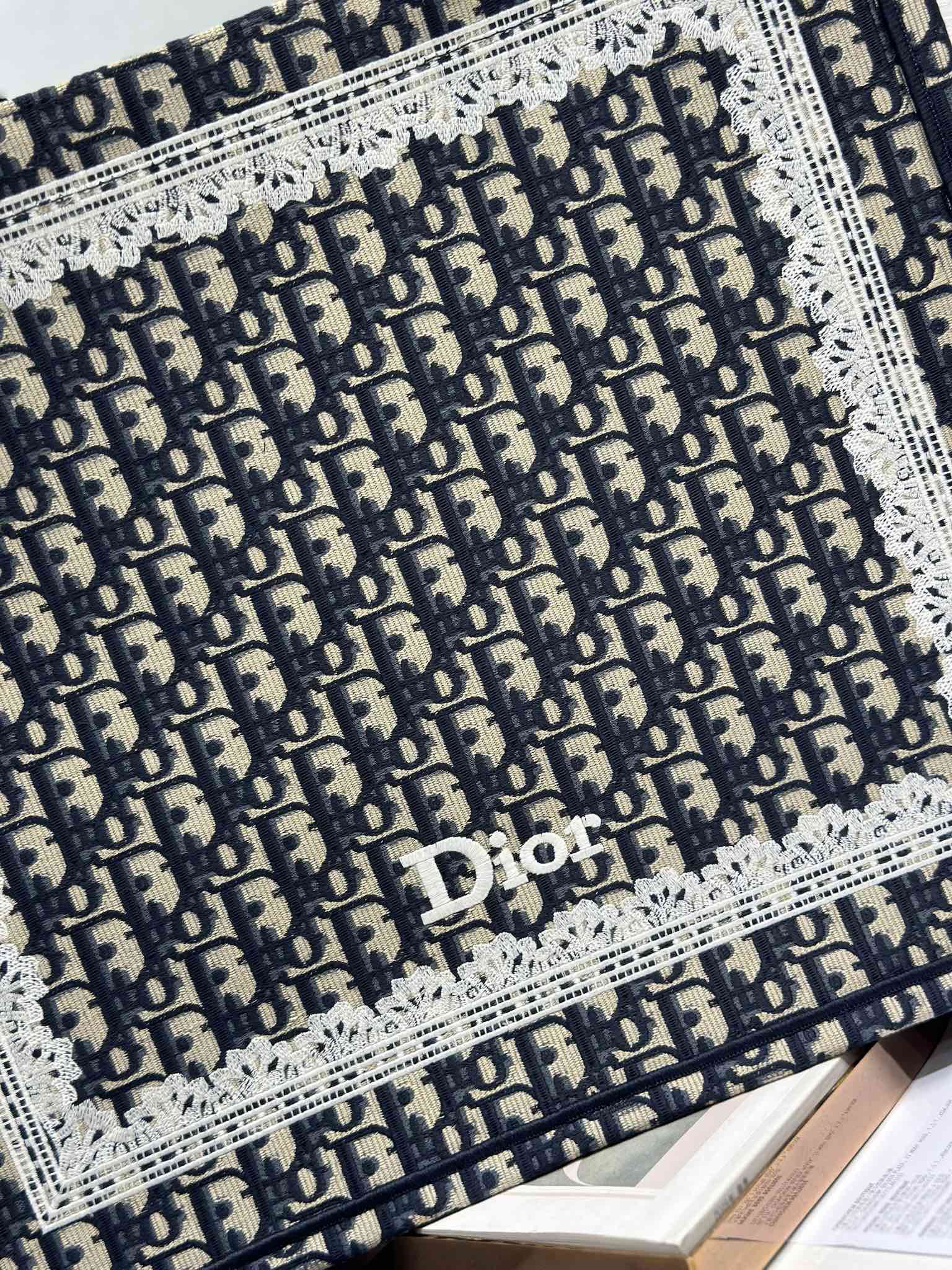 Dior Dior book tote 购物袋