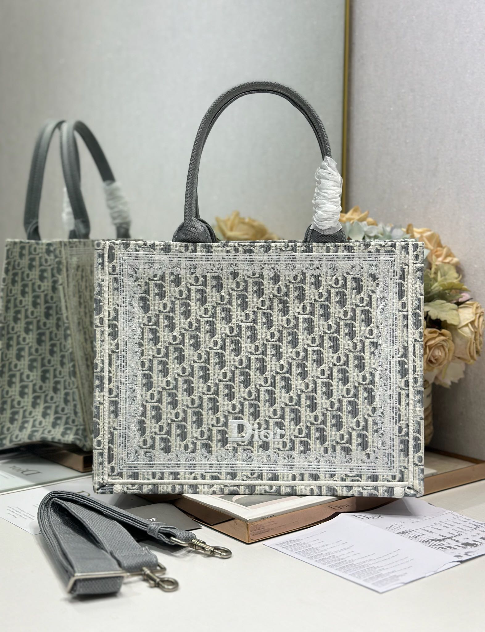 Dior Dior book tote 购物袋