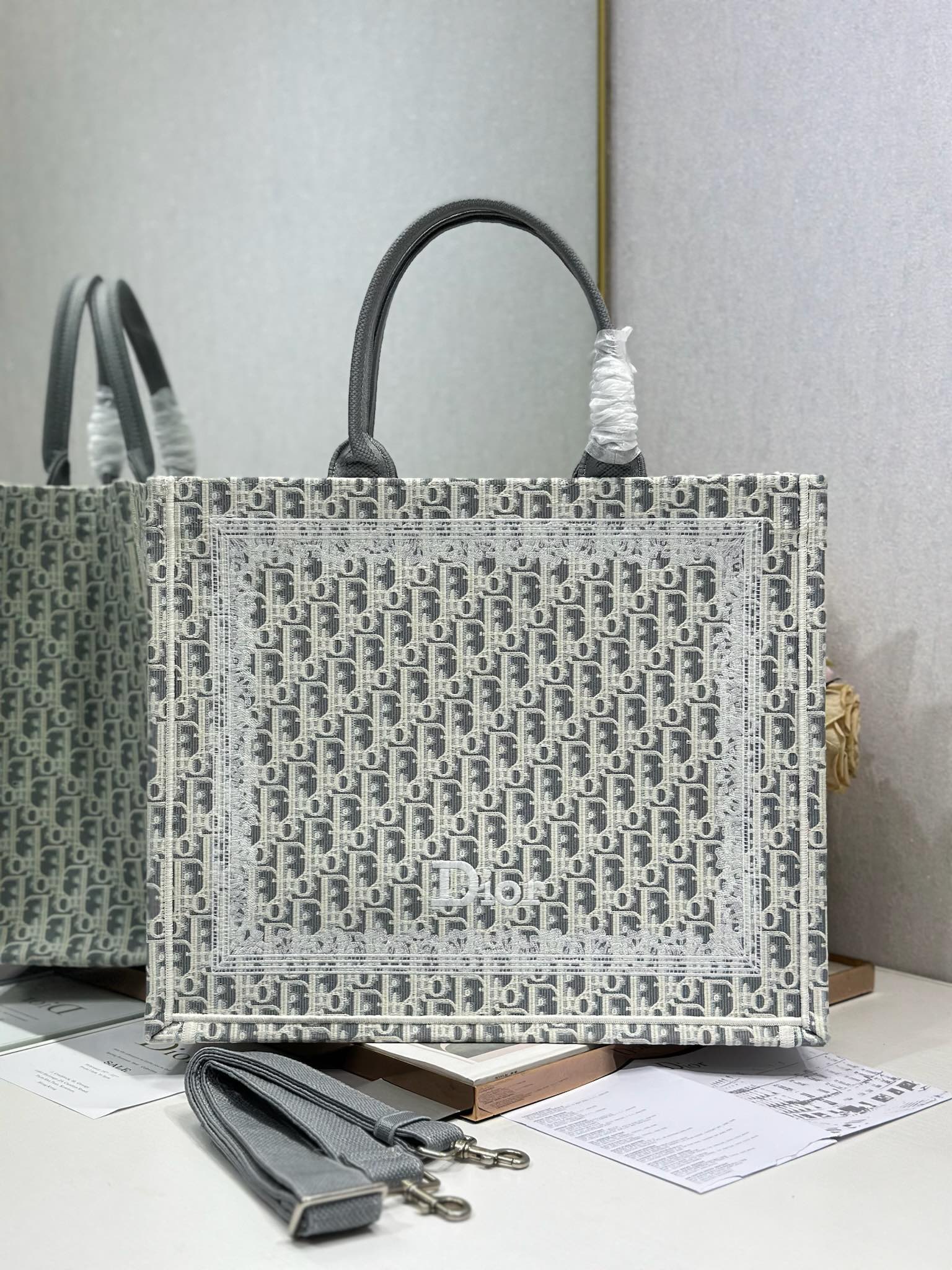 Dior Dior book tote 购物袋