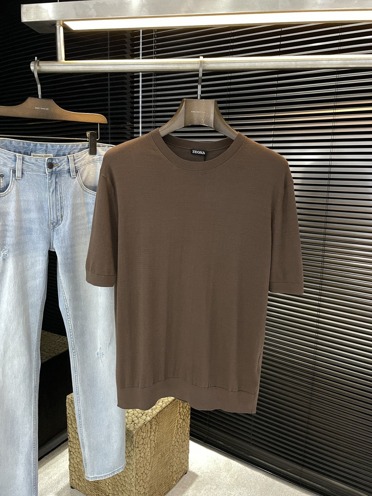 NO:830934,P ZZegn - (Jenny) Advanced Customization 2026 Spring and Summer New Short Sleeves This T-shirt is a new product in the summer men's wear series. It is carefully made of cotton jersey fabric and can be matched with various jeans to add a casual style. Highly recommended!  Size M-3XL,,zegna,jeans,T-shirt,tees,t-shirt,19860909P  ZZegn-（杰尼）高级定制 2026春夏季新款短袖 这款T恤是夏季男装系列新品,采用棉质平纹针织面料精心制作,可搭配各种牛仔裤,增添休闲风范.强烈推荐！码数 M-3XL,,zegna,jeans,T-shirt,tees，t-shirt,,Men's clothing