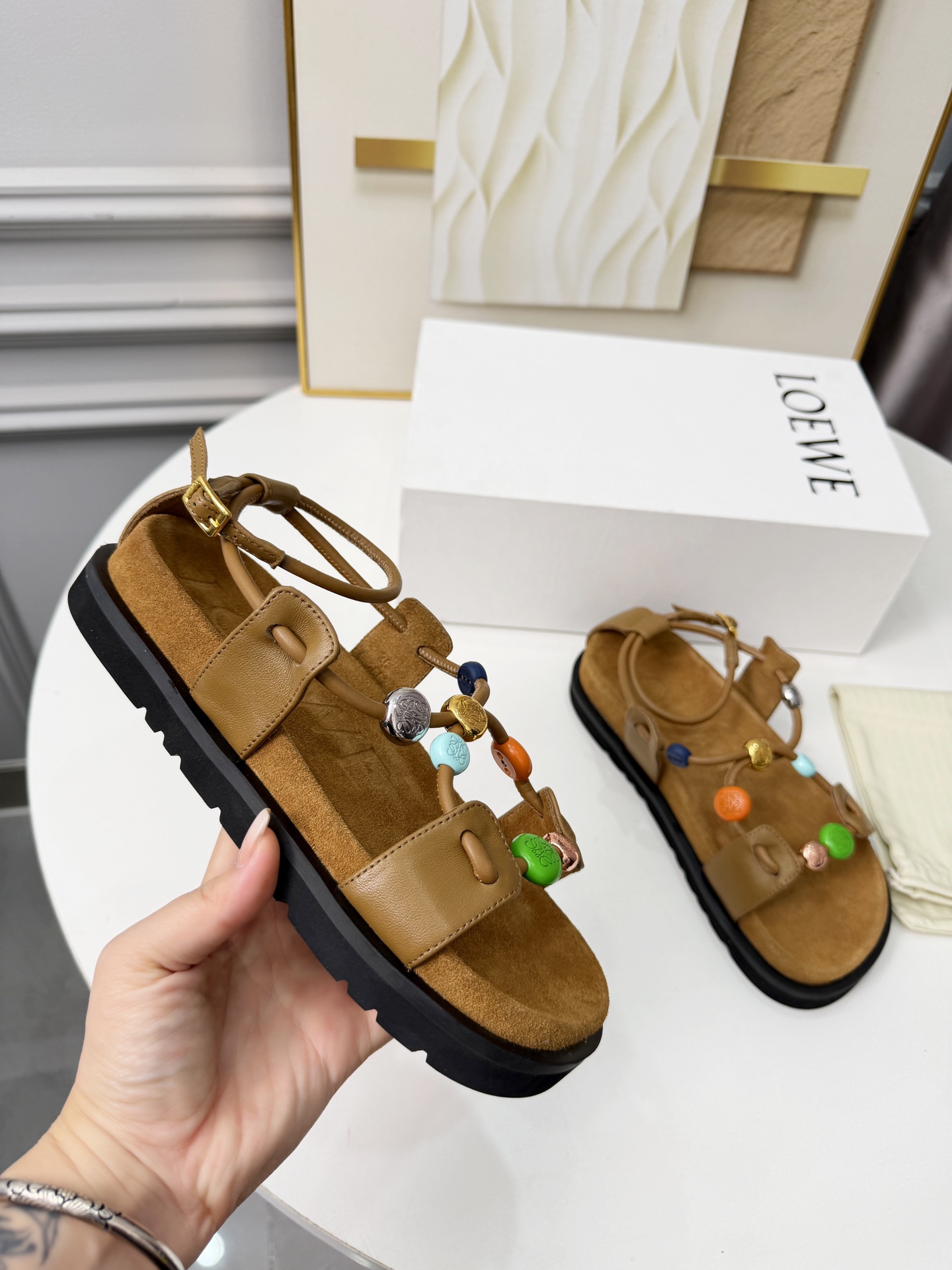 Loewe 罗意威 26ss 春夏新品 凉鞋 疯狂种草简约设计感觉更干净舒适