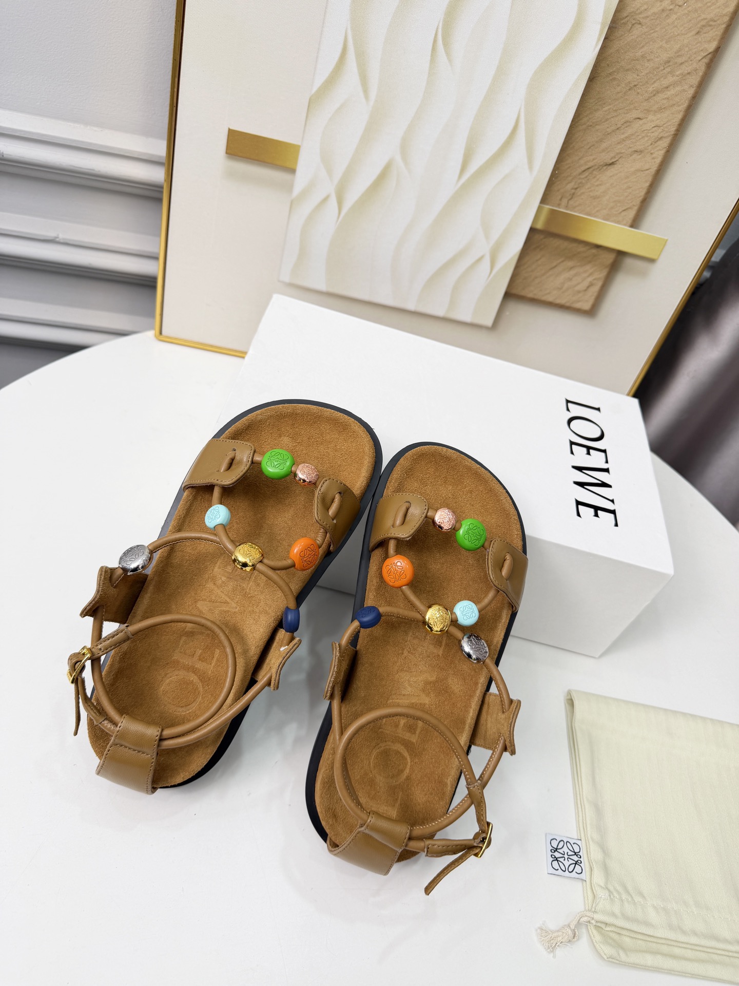 Loewe 罗意威 26ss 春夏新品 凉鞋 疯狂种草简约设计感觉更干净舒适