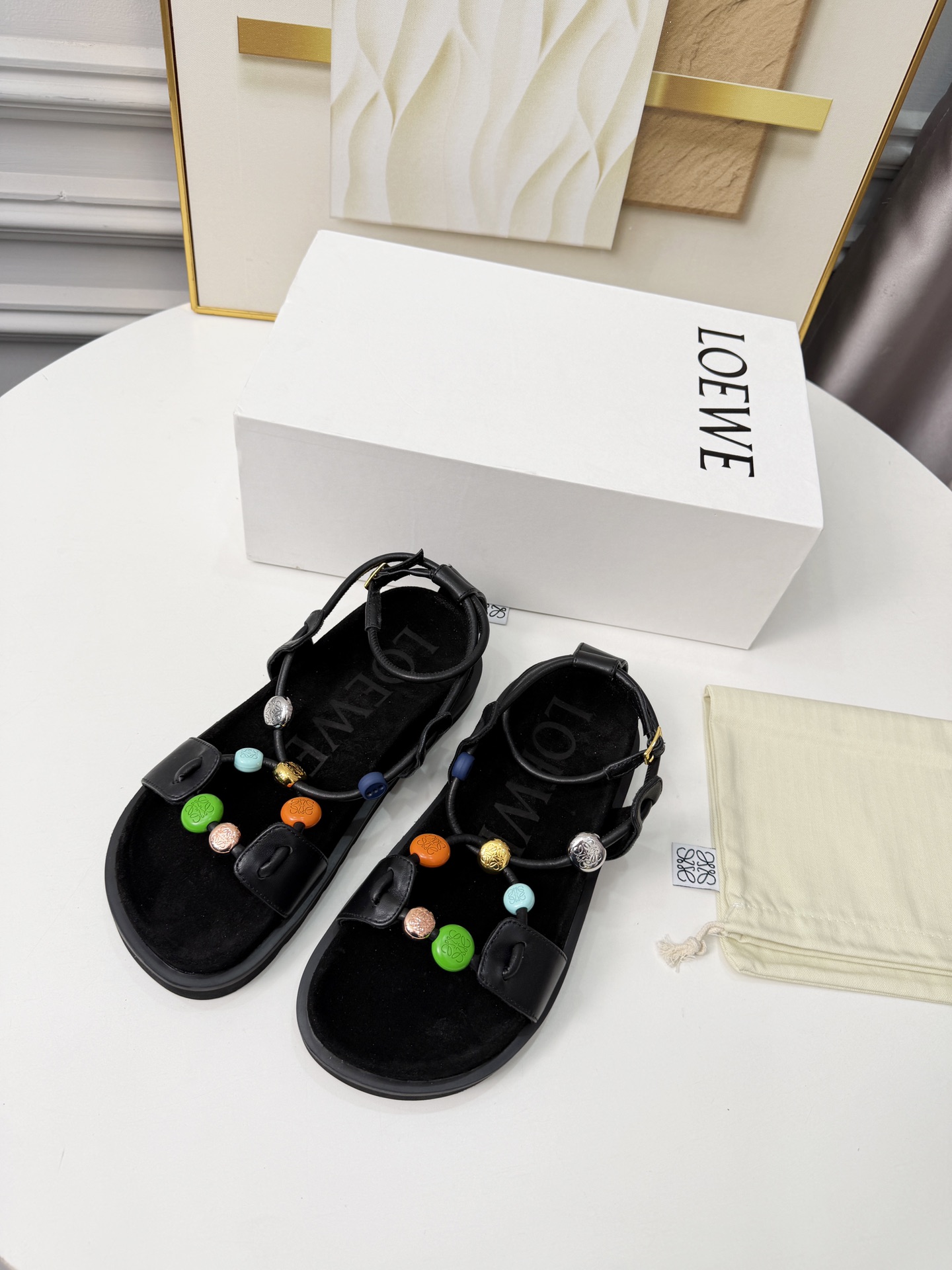 Loewe 罗意威 26ss 春夏新品 凉鞋 疯狂种草简约设计感觉更干净舒适
