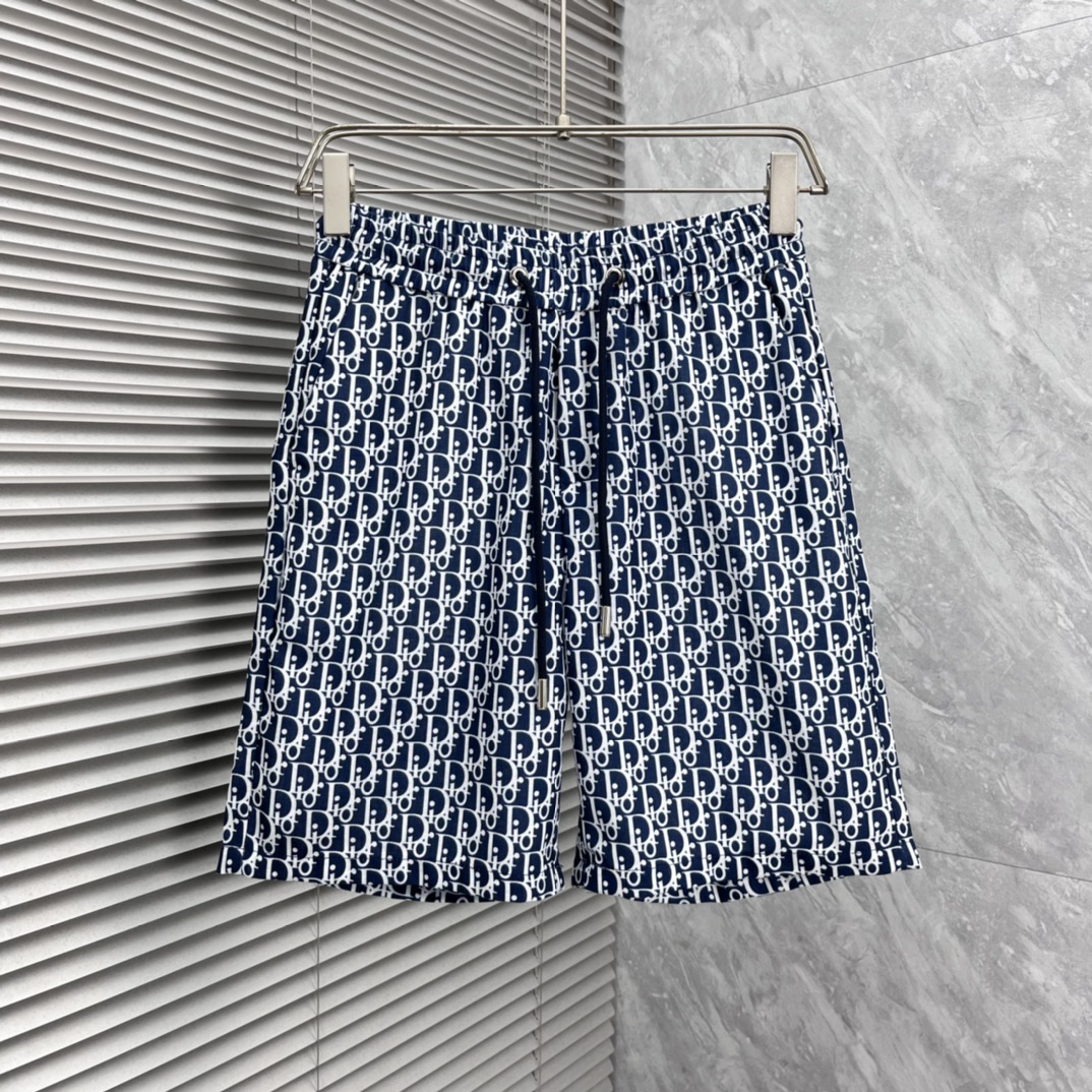 NO:865449,dr 2026ss summer new original counter casual shorts, luxury classic brand original LOGO accessories, counter best-selling style, very comfortable to wear, low-key yet luxurious, very classy to wear. Needless to say the trousers style and tailoring, the upper body is exquisite and high-end, first-class and top-quality materials. Really palace-level casual trousers. The cotton of Turkey is of outstanding quality. After heavy washing, the pants are very soft!  Don't be picky. The upper body is absolutely stylish and extremely luxurious. Please state your height and weight when placing an order for sizes M-3XL.,,shorts,19860909dr 2026ss夏季新款原单专柜休闲短裤,奢华经典品牌原版LOGO配饰 专柜热销款 身穿着非常舒适 低调不失奢华 穿出去非常有档次 裤型款式和裁剪亦无需多言 上身精致跃然高档一等一顶级质料 真正殿堂级的休闲裤 选用土耳其的棉花品质卓然,经过重水洗使得裤子很柔软！不挑人 上身绝对的有型 极度奢华. 尺码M-3XL下单报身高体重.,,shorts,,Men's clothing