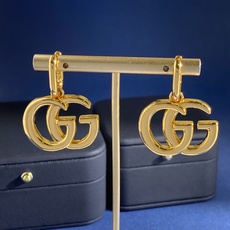 GQ80 古驰GUCCI简约大气经典双G字母光面设计耳环 黄铜材质 金色银色 重约24.25g 约长3. GQ80 古驰GUCCI简约大气经典双G字母光面设计耳环 黄铜材质 金色银色 重约24.25g 约长3.