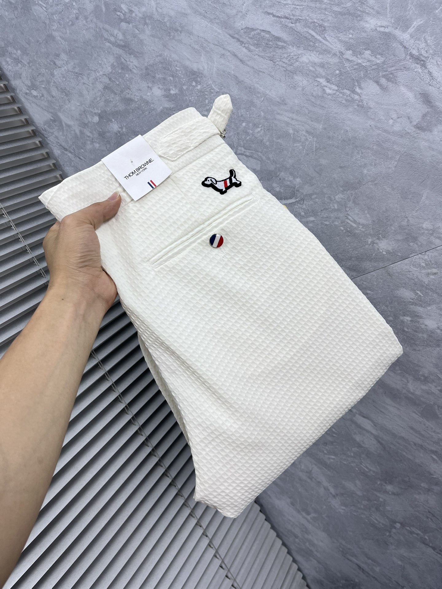 NO:910788,TB 2026 spring and summer new products, complete with three standards, denim casual pants, good products, no need to introduce too much, look at the details, counter size 29-38, no 35, 37175/140 upper body 32,,19860909TB 2026春夏新品 三标齐全 牛仔休闲裤 好货不用过多介绍 看细节 专柜码数29-38无35 37175/140上身32,,,Men's clothing