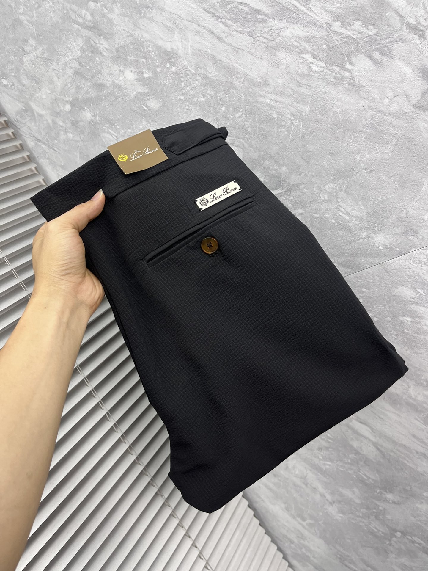 NO:937083,Lg2026 spring and summer new products, complete with three standards, denim casual pants, good products, no need to introduce too much, look at the details, counter size 29-38, no 35, 37175/140, upper body 32,,19860909Lg2026春夏新品 三标齐全 牛仔休闲裤 好货不用过多介绍 看细节 专柜码数29-38无35 37175/140上身32,,,Men's clothing