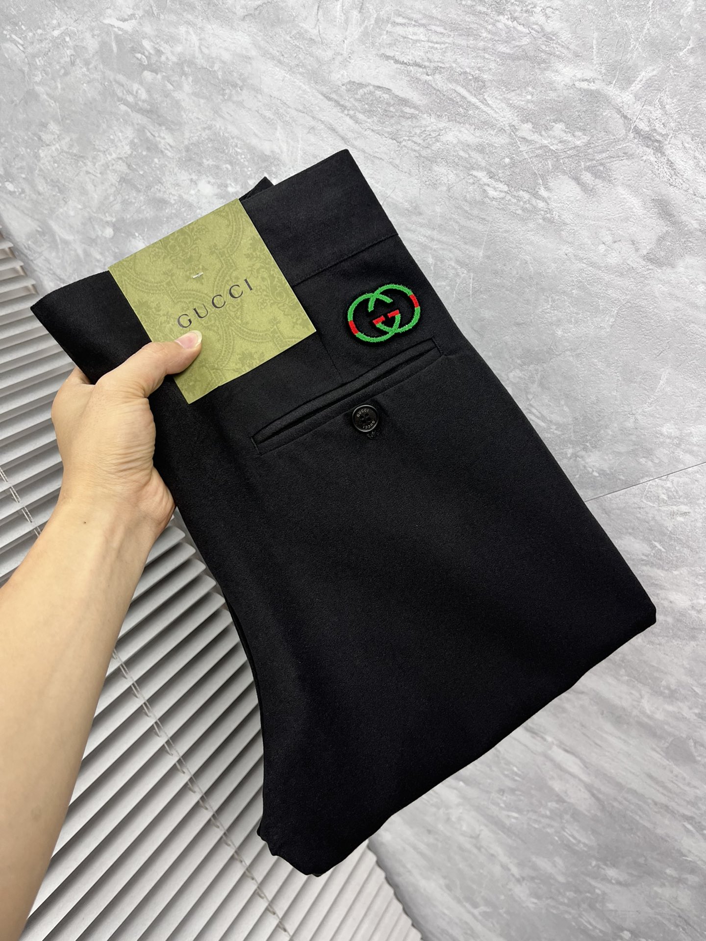 NO:937080,Gucci 2026 spring and summer new products, complete with three standards, denim casual pants, good products, no need to introduce too much, look at the details, counter size 29-38, no 35, 37175/140 upper body 32,,19860909古奇 2026春夏新品 三标齐全 牛仔休闲裤 好货不用过多介绍 看细节 专柜码数29-38无35 37175/140上身32,,,Men's clothing