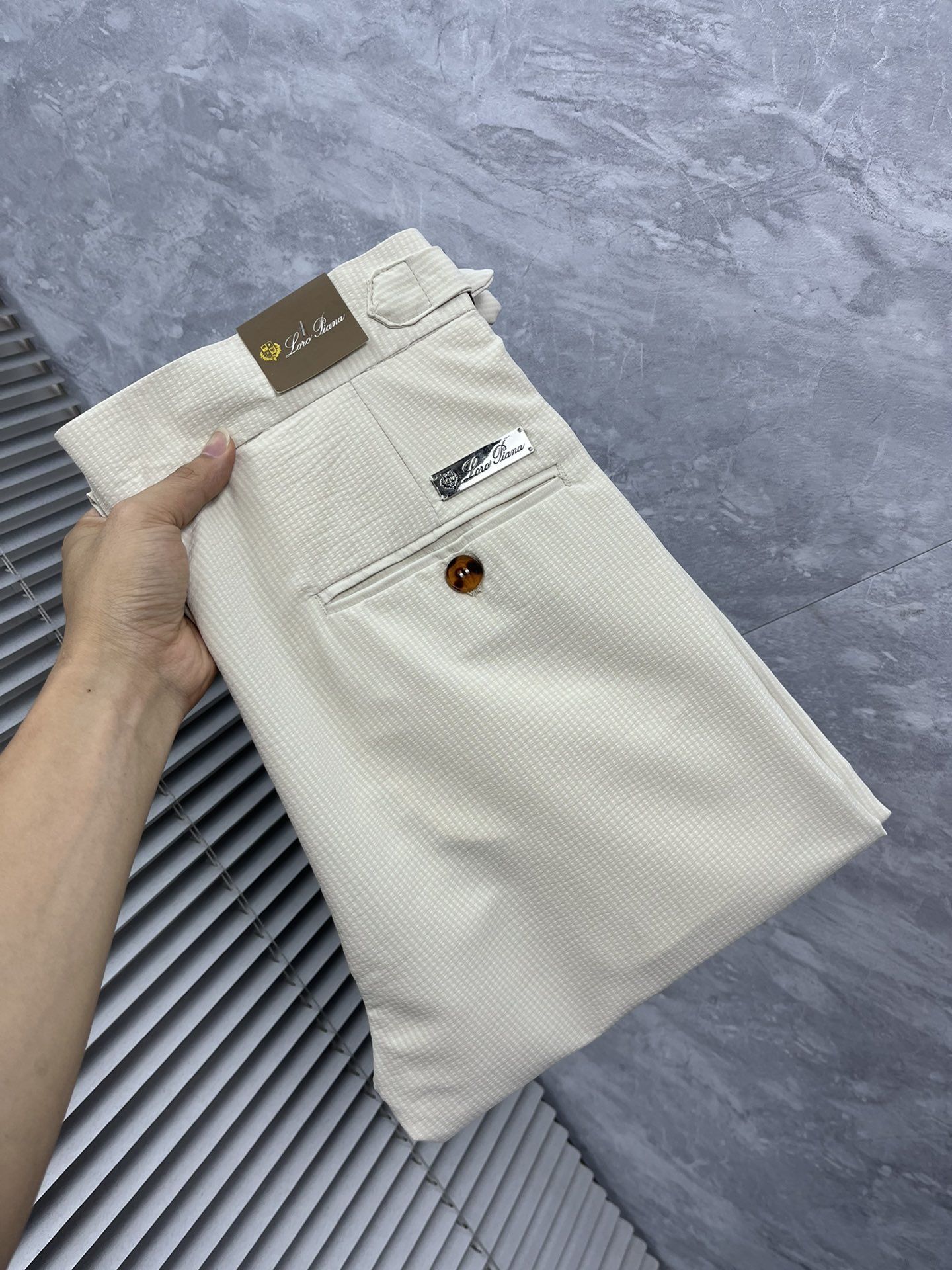NO:937079,Lg2026 spring and summer new products, complete with three standards, denim casual pants, good products, no need to introduce too much, look at the details, counter size 29-38, no 35, 37175/140, upper body 32,,19860909Lg2026春夏新品 三标齐全 牛仔休闲裤 好货不用过多介绍 看细节 专柜码数29-38无35 37175/140上身32,,,Men's clothing